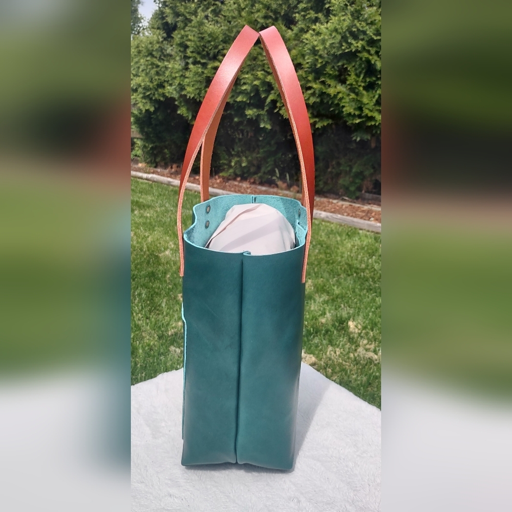 Portland Leather Caribbean Medium Classic Tote with Tan Handles - Picture 3 of 12